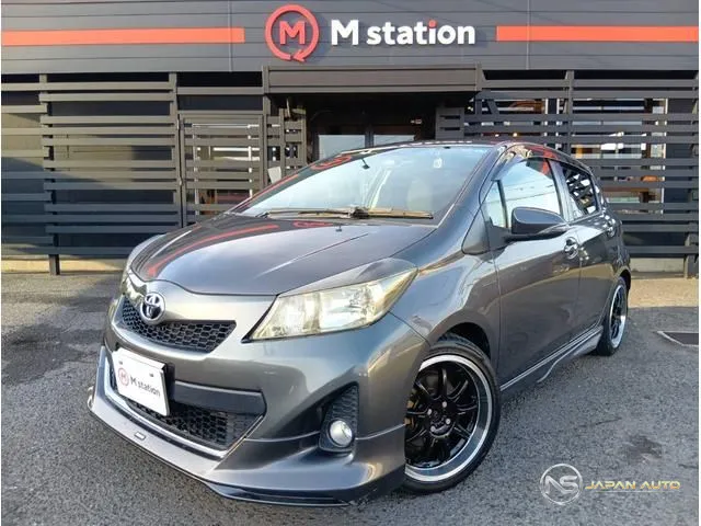 2011 Toyota Vitz RS
