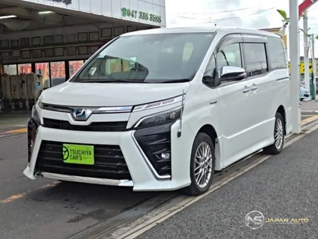 2020 Toyota Voxy, photo 1 of 18