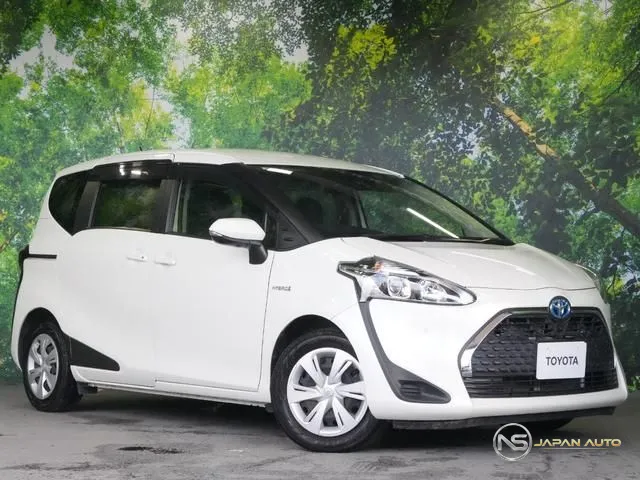 2019 Toyota Sienta, photo 1 of 20