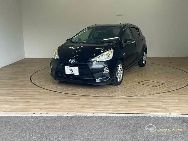 2013 Toyota Aqua S