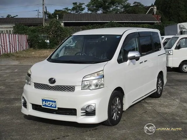 2013 Toyota Voxy ZS Kirameki III