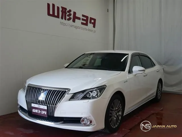 2014 Toyota Crown Majesta F Version