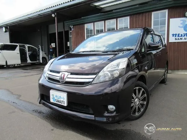 2013 Toyota Isis Platana