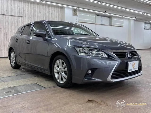 2014 Lexus CT CT200H Version C