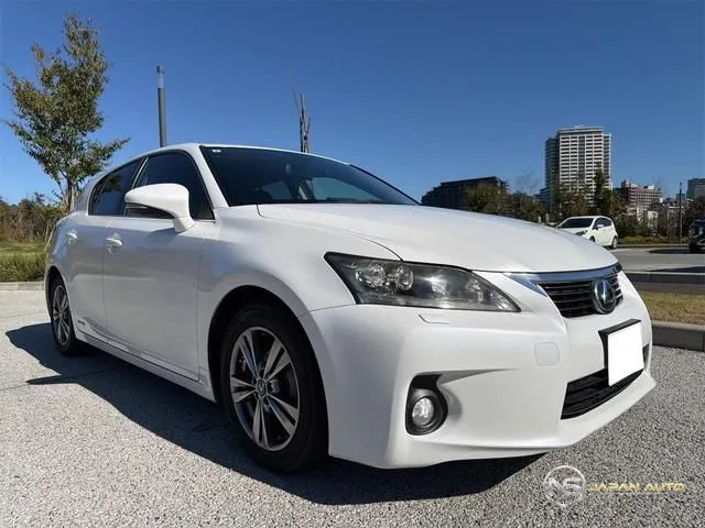 2011 Lexus CT CT200H Version C