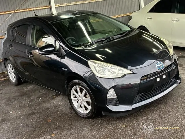 2013 Toyota Aqua S