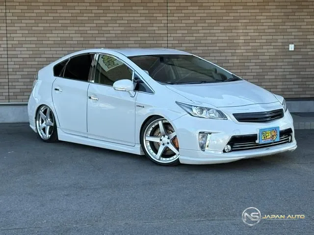2012 Toyota Prius, photo 1 of 20