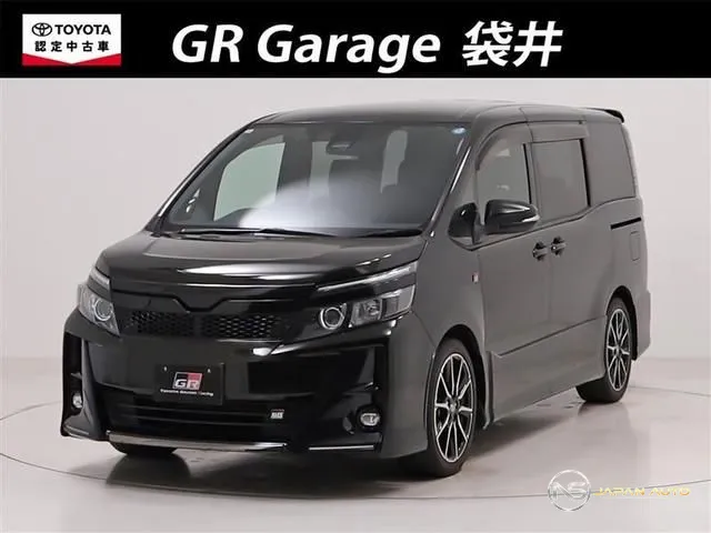 2018 Toyota Voxy, photo 1 of 20