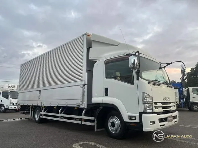 2017 Isuzu Forward