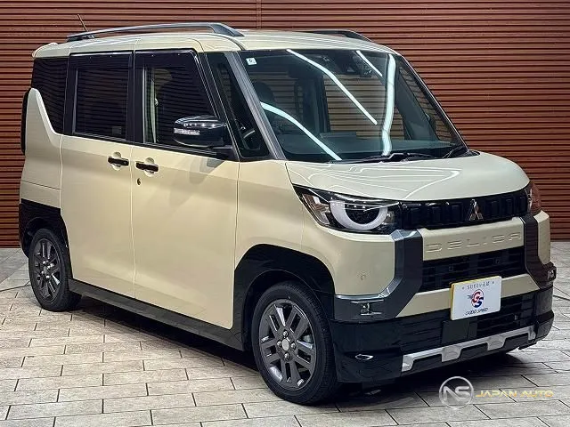 2025 Mitsubishi Delica Mini T Premium Limited Edition