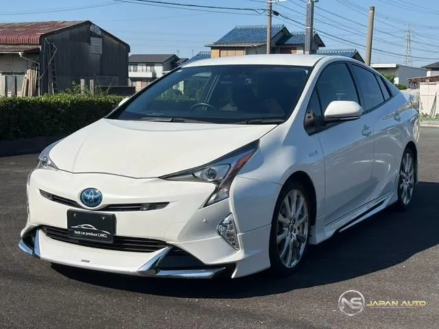 2017 Toyota Prius, photo 1 of 20