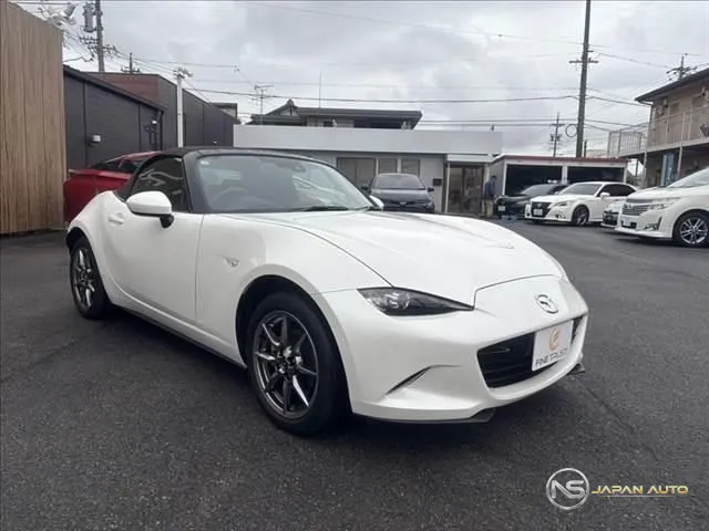 2023 Mazda Roadster Brown Top