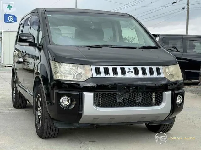 2013 Mitsubishi Delica D:5 M