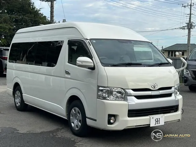 2018 Toyota Hiace Commuter, photo 1 of 20