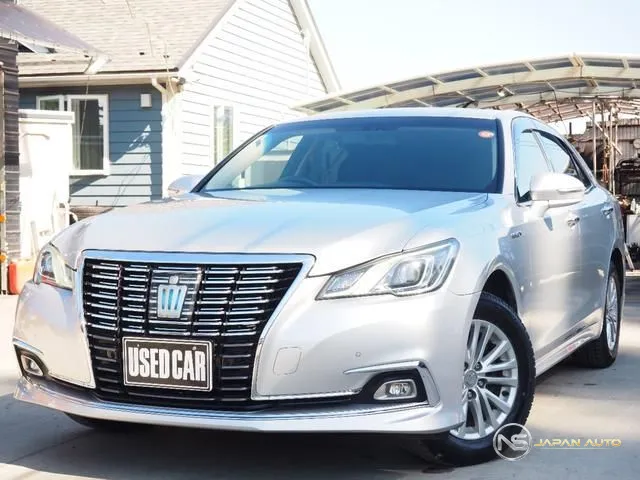 2015 Toyota Crown Hybrid Royal Saloon Four