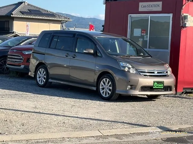 2008 Toyota Isis Platana