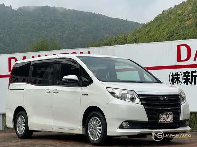 2015 Toyota Noah Hybrid G