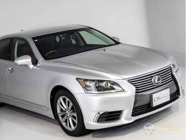 2013 Lexus LS LS600H Version C I Package