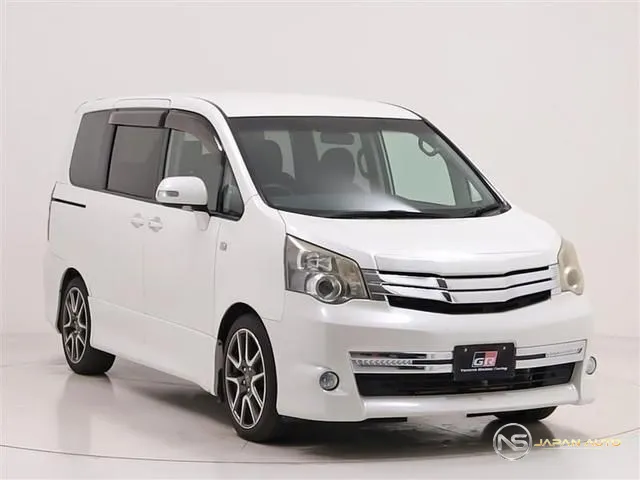 2011 Toyota Noah SI GS Version Edge