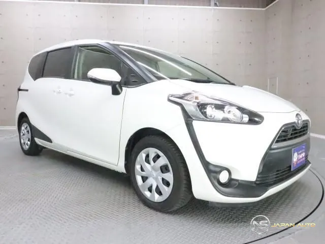 2017 Toyota Sienta, photo 1 of 20