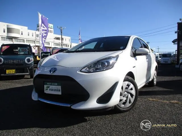 2019 Toyota Aqua, photo 1 of 20