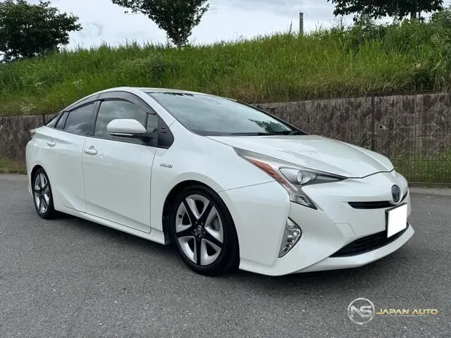 2015 Toyota Prius, photo 1 of 20