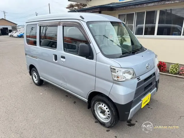2018 Daihatsu Hijet Cargo DX