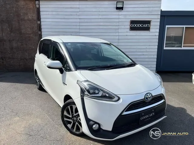 2017 Toyota Sienta Hybrid G Cuero
