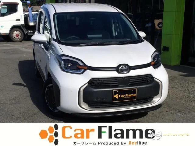 2025 Toyota Sienta Hybrid Z