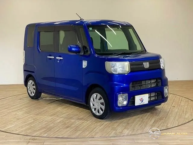 2017 Daihatsu Wake D