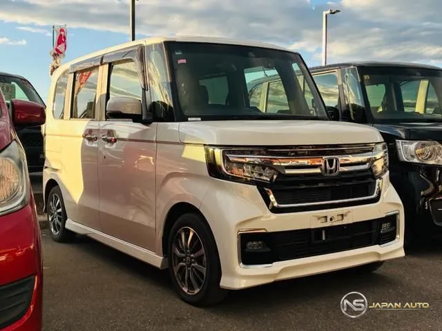 2022 Honda N-Box Custom L
