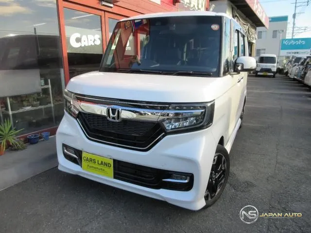 2018 Honda N-Box Custom, photo 1 of 20