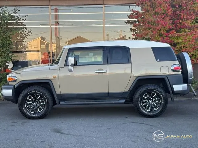 2013 Toyota FJ Cruiser Color Package