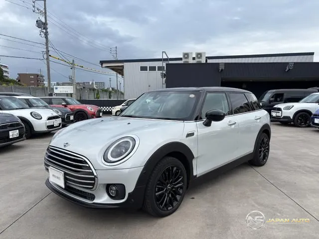 2022 MINI Mini Cooper Clubman Classic Trim