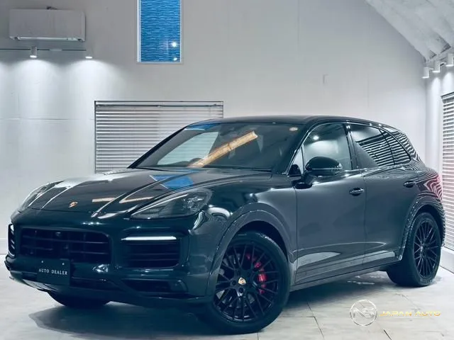 2022 Porsche Cayenne Gts