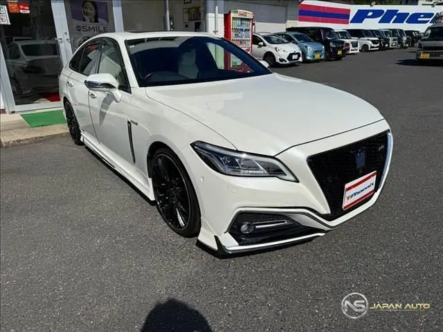 2018 Toyota Crown Hybrid RS Advance