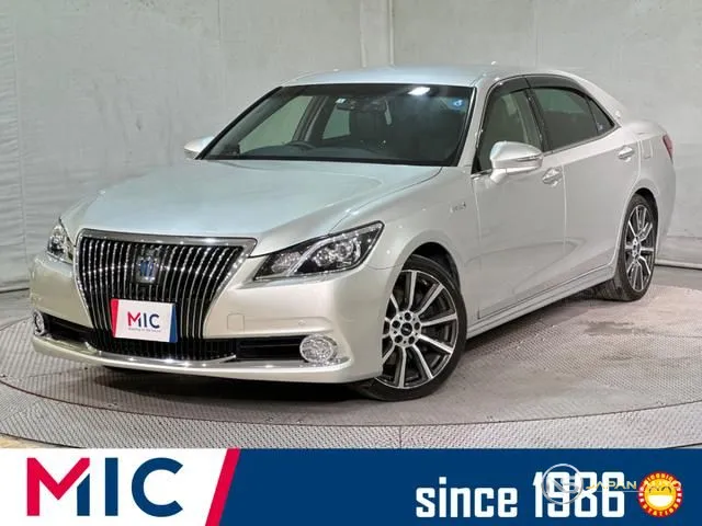 2014 Toyota Crown Majesta F Version