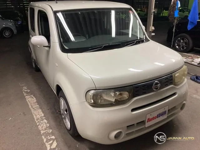 2010 Nissan Cube 15X Four V Selection