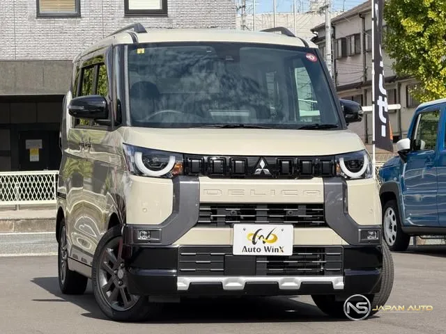 2023 Mitsubishi Delica Mini T Premium