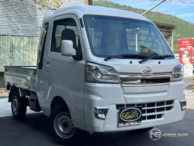2021 Daihatsu Hijet Truck, photo 1 of 20