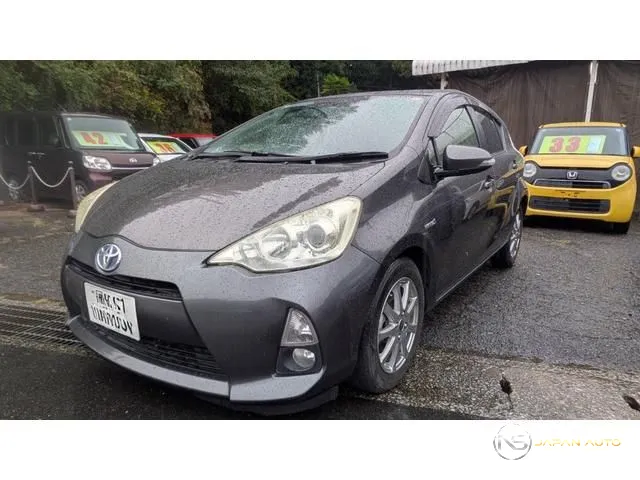 2013 Toyota Aqua G