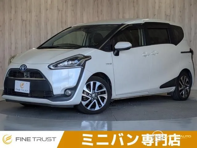 2017 Toyota Sienta Hybrid G Cuero