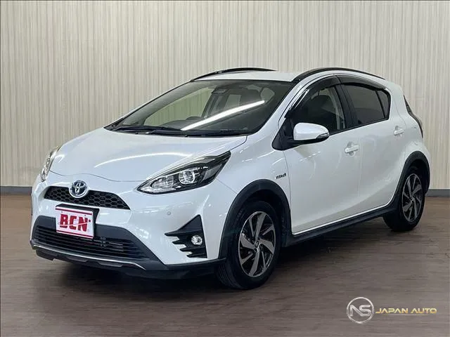 2018 Toyota Aqua, photo 1 of 20