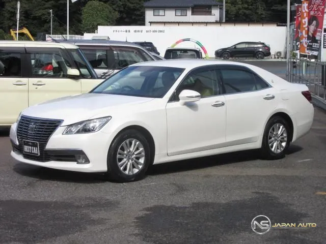 2014 Toyota Crown Royal Saloon