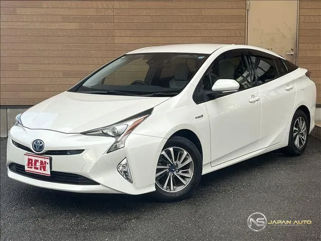 2018 Toyota Prius S Safety Plus