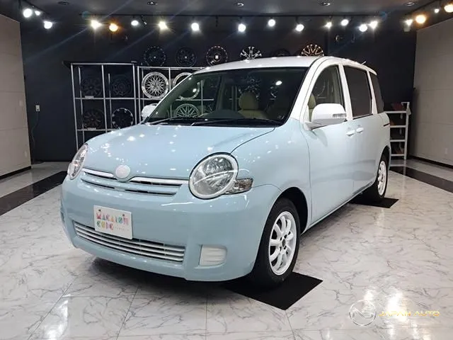 2009 Toyota Sienta, photo 1 of 20