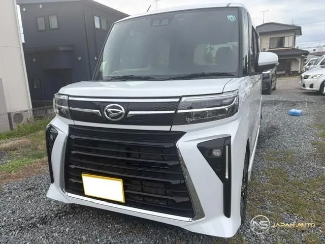 2022 Daihatsu Tanto, photo 1 of 17