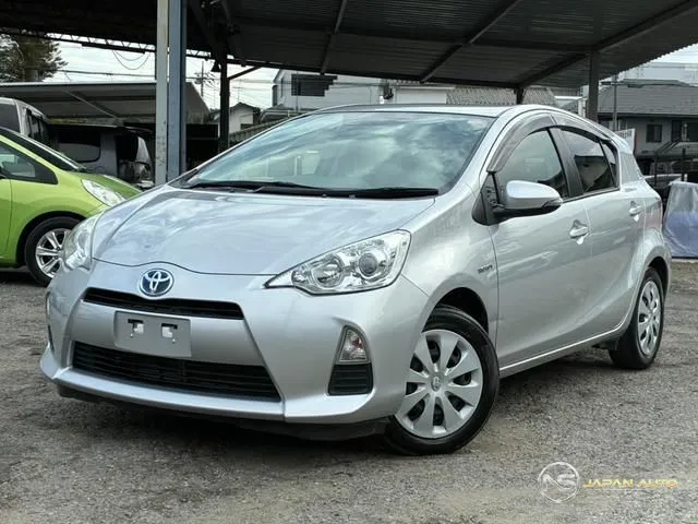 2013 Toyota Aqua S